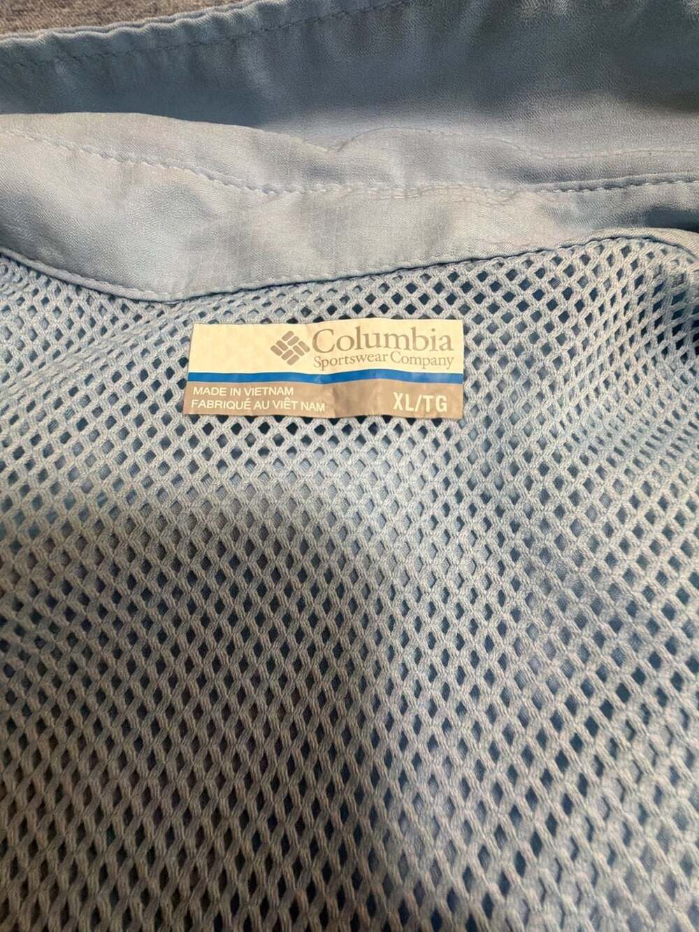 Columbia PFG women’s XL Light Blue Vented Long Sleeve Fishing Shirt
